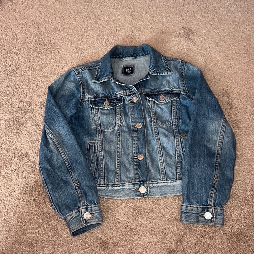 Little girls GAP denim jean jacket. Great condition. Size L